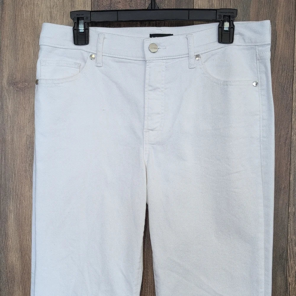 Express Women's Crisp White Mid Rise 70s Flare Jeans 8L       P247 - Picture 3 of 15